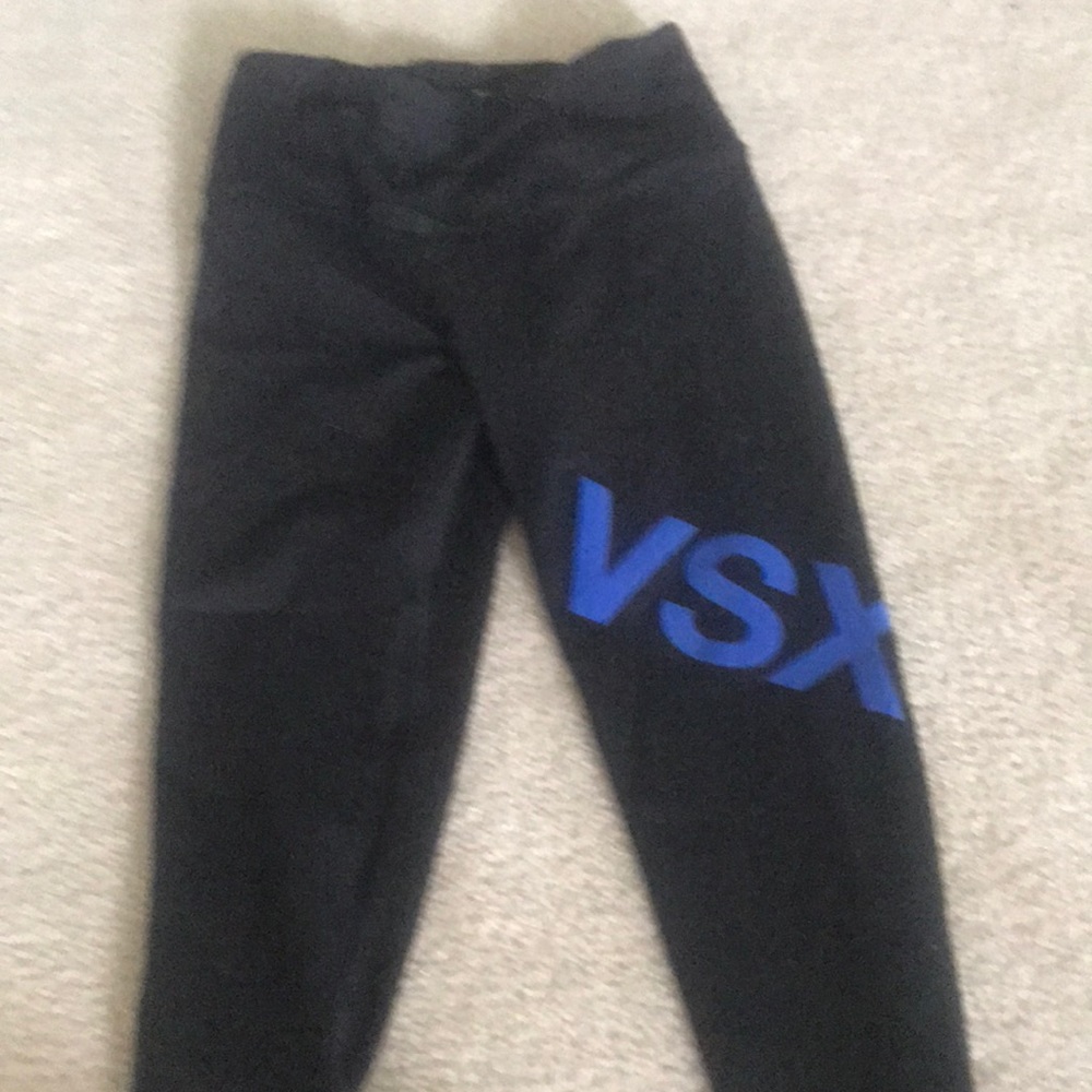 Black workout capris